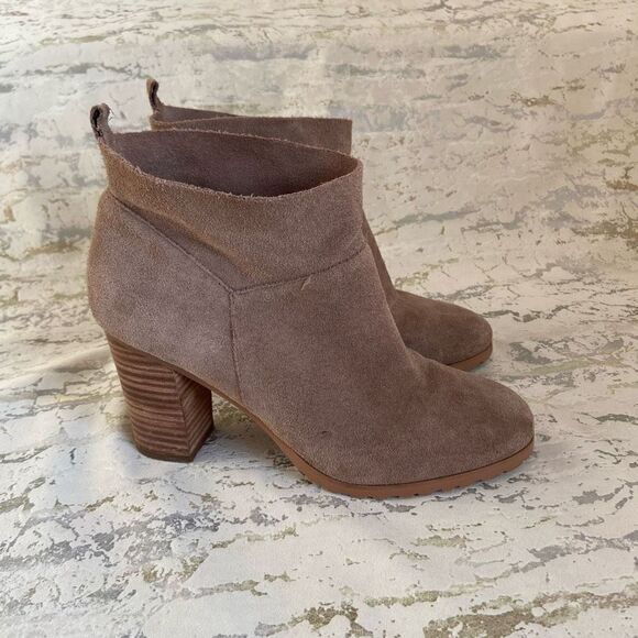 Crown Vintage Suede Darcie Heeled Ankle Boots - Picture 1 of 16